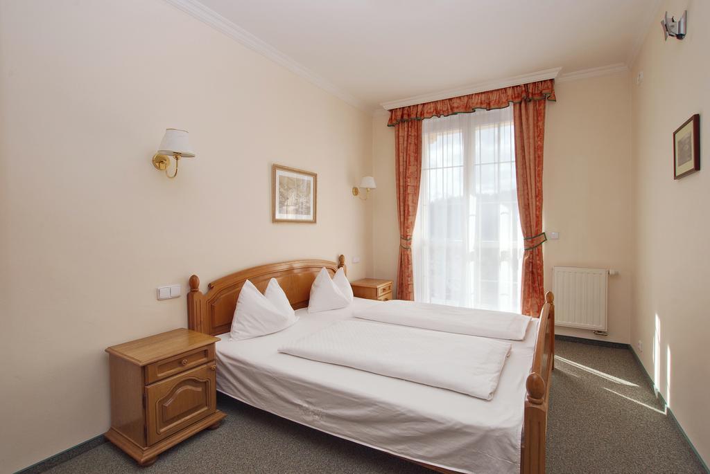 Deluxe Suite with Balcony,738194887:JPEG